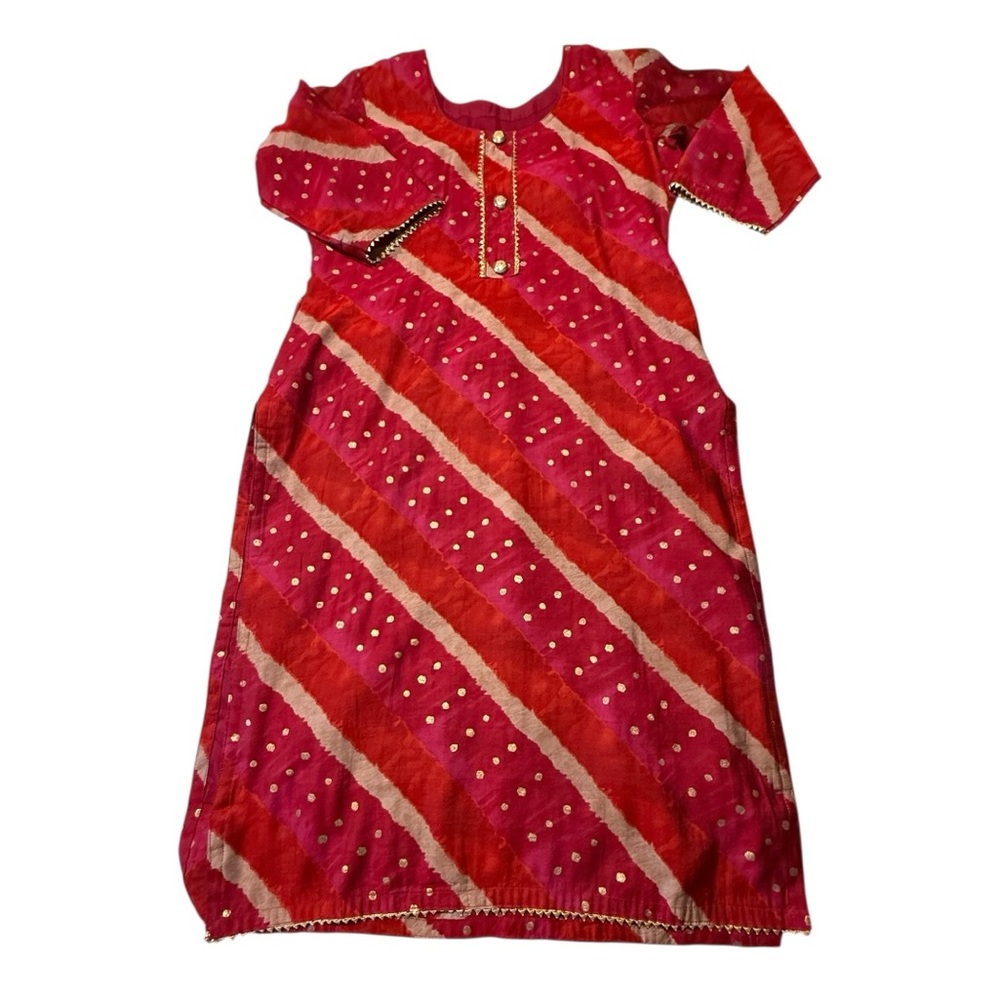 Indian Kameez (tunic) and matching Dupatta (scarf) in red, pink and silver.